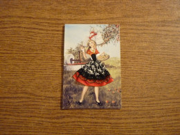 Carte Brodée "En Normandie" - Jeune Femme Costume Brodé/Tissu- 9,8x14,8cm Env. - Embroidered