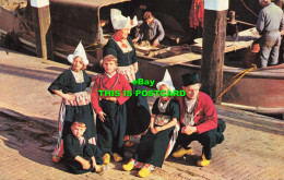 R580197 Volendam. Rembrandt. No. 61. Vitacolor - World