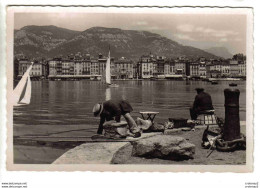 83 TOULON N°12 812 Vue Sur Les Quais Voiliers VOIR 2 ZOOMS Pêcheur à La Ligne Assis Sur Un Cageot VOIR DOS - Toulon