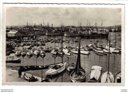 83 TOULON N°55 Vue Sur Le Port Navires De Guerre Yacht Bateaux VOIR DOS - Toulon