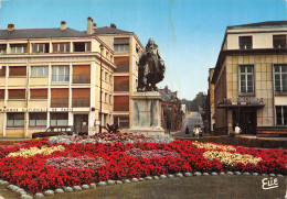 8 SEDAN LA PLACE TURENNE - Sedan