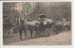 L'ISLE ADAM - VAL D'OISE - LA SAINT HUBERT - UNE VOITURE DE CHASSE A COURRE - L'Isle Adam