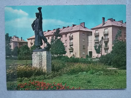 Kov 716-5 - HUNGARY, DUNAUVAROS, MONUMENT - Hungary