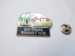 Beau Pin's En Zamac ,  Auto Renault Clio , Coupe ELF , Signé EBC - Renault