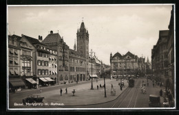 AK Basel, Marktplatz Mit Rathaus Und Strassenbahn  - Strassenbahnen