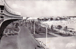 17 - ROYAN - La Plage Et Le Front De Mer - Royan