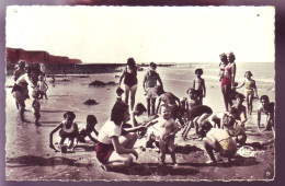 80 - AULT - JEUX D'ENFANTS SUR LA PLAGE - ANIMÉE -  - Ault