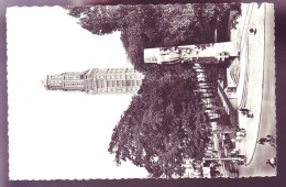 80 - AMIENS - PLACE RENE GOBLET ET MONUMENT DU MARECHAL LECLERC - ANIMÉE -  - Amiens