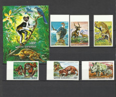 COMORES 1976 ENDANGERED ANIMALS IMPERFORATED - Comoren (1975-...)