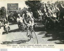 TOUR DE FRANCE 1952 NOLTEN SECOND AU PUY DE DOME 21ème ETAPE PHOTO DE PRESSE ARGENTIQUE FORMAT 20 X 15 CM - Sports