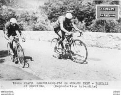 TOUR DE FRANCE 1952 BARTALI ET BERTAINA 12ème ETAPE PHOTO DE PRESSE ARGENTIQUE FORMAT 20 X 15 CM - Sports