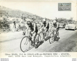 TOUR DE FRANCE 1952 QUENTIN REMY ET DOTTO ECHAPPES 13ème ETAPE PHOTO DE PRESSE ARGENTIQUE FORMAT 20 X 15 CM - Sports