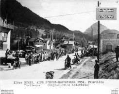 TOUR DE FRANCE 1952 FRONTIERE ITALIENNE 11ème ETAPE PHOTO DE PRESSE ARGENTIQUE FORMAT 20 X 15 CM - Sports