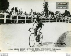 TOUR DE FRANCE 1952 MOLINARES VAINQUEUR A ROUBAIX  4ème ETAPE PHOTO DE PRESSE ARGENTIQUE FORMAT 20 X 15 CM - Sport