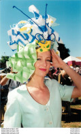 EQUITATION LE PRIX DE DIANE HERMES MODE CHAPEAUX 1997 HOMMAGE AU SENEGAL PHOTO DE PRESSE AGENCE ANGELI 24 X 18 CM R7 - Sport