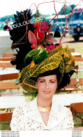 EQUITATION LE PRIX DE DIANE HERMES MODE CHAPEAUX 1997 HOMMAGE AU SENEGAL PHOTO DE PRESSE AGENCE ANGELI 24 X 18 CM R13 - Sport