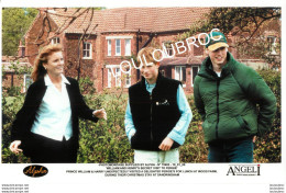 SARAH FERGUSON ET LES PRINCES WILLIAM ET HARRY 01/2000 PHOTO DE PRESSE AGENCE ANGELI 27 X 18 CM - Personalidades Famosas