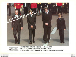 FUNERAILLES LADY DIANA SPENCER LADY DI OBSEQUES DU 06/09/1997 PHOTO DE PRESSE ANGELI 21X15CM R4 - Personalidades Famosas