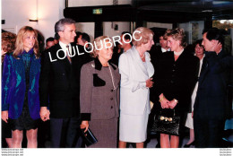 LADY DIANA EXPOSITION PAUL CEZANNE 1995 MADAME CHIRAC  MME POMPIDOU ET BERNARD ARNAULT PHOTO PRESSE ANGELI 27X18CM - Personalidades Famosas