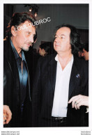 JOHNNY HALLYDAY AVEC GONZAGUE ST BRIS 03/2004 PHOTO DE PRESSE ANGELI 24 X 18 CM - Personalidades Famosas