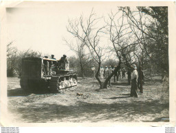 TRACTEUR CARTERPILLAR R.D.8. EN 04/1937 VISITE DU MINISTRE DES COLONIES PHOTO ORIGINALE 18 X 13 CM - Krieg, Militär