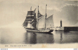 TROIS MATS SORTANT DU PORT - Sailing Vessels