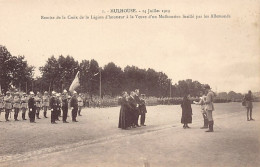 MULHOUSE - 14 Juillet 1919 Remise De La Croix De La Légion D'honneur à La Veuve D'un Mulhousien Fusillé Par Les Allemand - Mulhouse