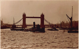 England - LONDON Tower Bridge From The River - Other & Unclassified