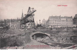 TOUT PARIS TRAVAUX DU METROPOLITAIN CHANTIER DE LA PLACE SAINT MICHEL - Métro Parisien, Gares