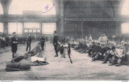 PARIS JOURNEE DU 1 MAI 1906 CAMPEMENT DES TROUPES DANS  LA GALERIE DES MACHINES - Sonstige & Ohne Zuordnung