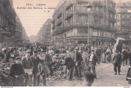 PARIS AUTOUR DES HALLES LE MATIN - Arrondissement: 01