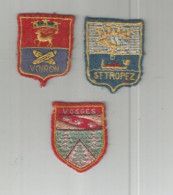 3 ECUSSONS TISSU ANCIENS : ST. TROPEZ , VOIRON , VOSGES - Patches