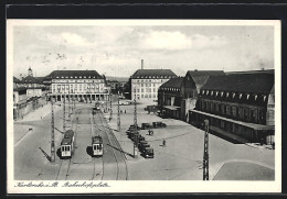 AK Karlsruhe I. B., Strassenbahnen Vor Dem Hauptbahnhof Am Bahnhofsplatz  - Karlsruhe