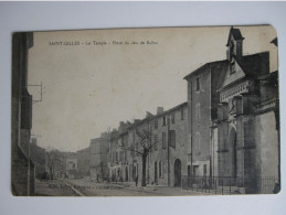 CPA SAINT GILLES (Gard) – Le Temple – Place Du Jeu De Ballon - Prisonnier De Guerre - Saint-Gilles