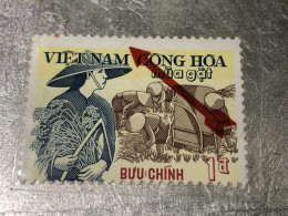 VIET NAM SOUTH STAMPS (ERROR Printed Deviate 1971 )1 STAMPS Rare - Vietnam