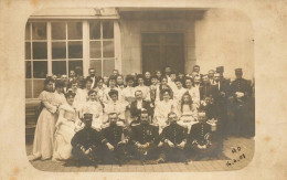 Militaria * Carte Photo M.D. 14 Avril 1903 * Femmes Et Militaires * Sous Officiers ? * Régiment Militaire - Sonstige & Ohne Zuordnung