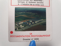 Photo Diapo Diapositive Localisation Des Industries N°6 Milieu Rural Usine FRANCE LAIT ST MARTIN BELLE ROCHE Vers MÂCON - Diapositives (slides)