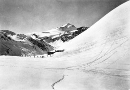 73 TIGNES Le Plateau Des Marais Skieurs Sur Les Pistes  (scan R/V)  51 \PC1203 - Val D'Isere