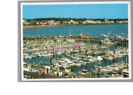 ROYAN 17 - Le Port De Plaisance Et La Plage  Vue Generale Carte Vierge - Royan