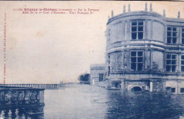 26 - GRIGNAN Le CHATEAU  -  Sur La Terrasse Allee De La 2eme Cour D'honneur Tour Francois 1er - Grignan