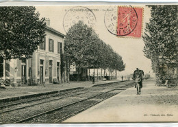 GUIGNES-RARUTIN   -  La. Gare - Stations - Met Treinen