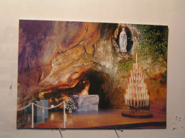 Lourdes - La Grotte Miraculeuse - Lourdes