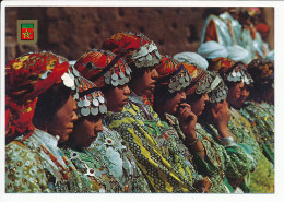 CPSM 10.5 X 15  Maroc   Typique  Danseuses Berbères    Coiffes Avec Médailles - Andere & Zonder Classificatie