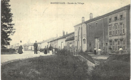 Carte POSTALE  Ancienne De  MANHEULLES - Entrée Du Village - Autres & Non Classés