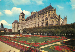 BOURGES La Cathedrale Saint Etienne Et Les Jardins 4(scan Recto Verso)MF2767 - Bourges