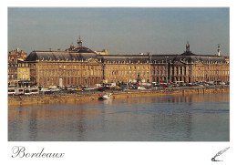 BORDEAUX   Place De La Bourse En Bordure De La Garonne  23 (scan Recto Verso)MF2768UND - Bordeaux