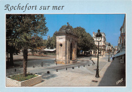 17  ROCHEFORT SUR MER  La Place Colbert Et Sa Fontaine  36 (scan Recto Verso)MF2769UND - Rochefort