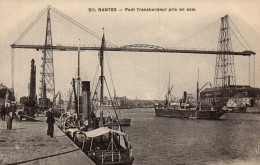 44 , Cpa NANTES , 211 , Pont Transbordeur Pris En Aval  (14750.V24) - Nantes