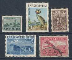 Albanie Lot De 5 Timbres Divers - Albanie