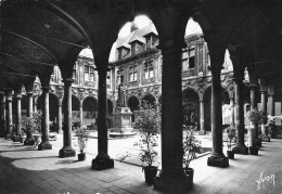 LILLE  Cloitre Intérieur De L'ancienne Bourse   56 (scan Recto Verso)MF2773UND - Lille